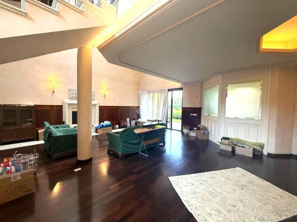 casa indipendente in vendita a Trecate