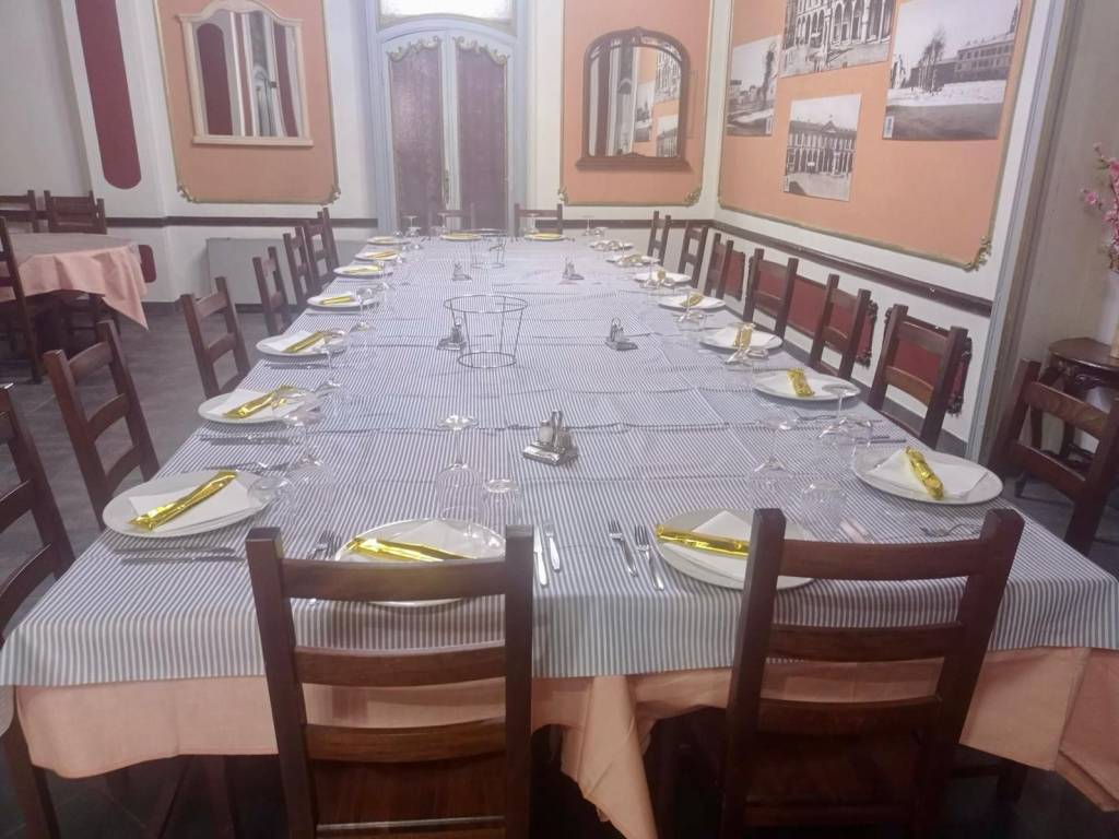 negozio in vendita a Trecate
