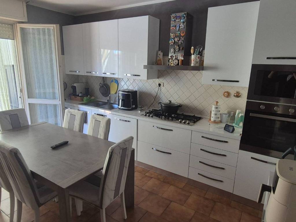 casa indipendente in vendita a Trecate