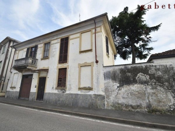 casa indipendente in vendita a Trecate