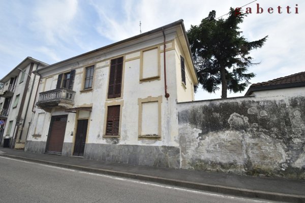 casa indipendente in vendita a Trecate