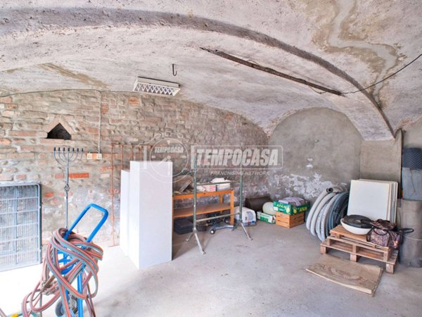 negozio in vendita a Trecate