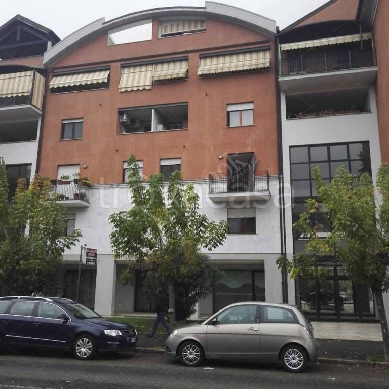 negozio in vendita a Trecate