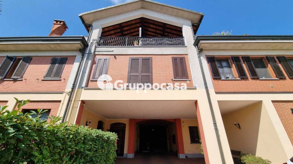 casa indipendente in vendita a Trecate