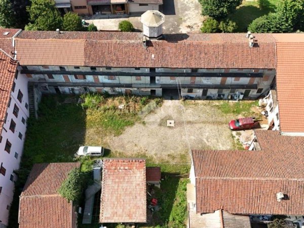 casa indipendente in vendita a Trecate