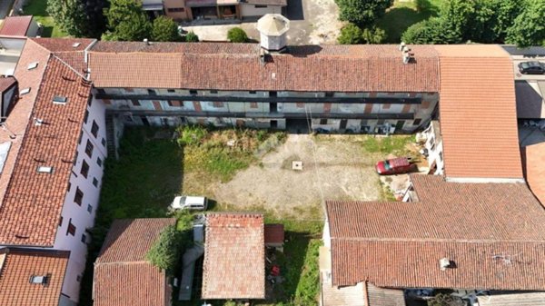 casa indipendente in vendita a Trecate