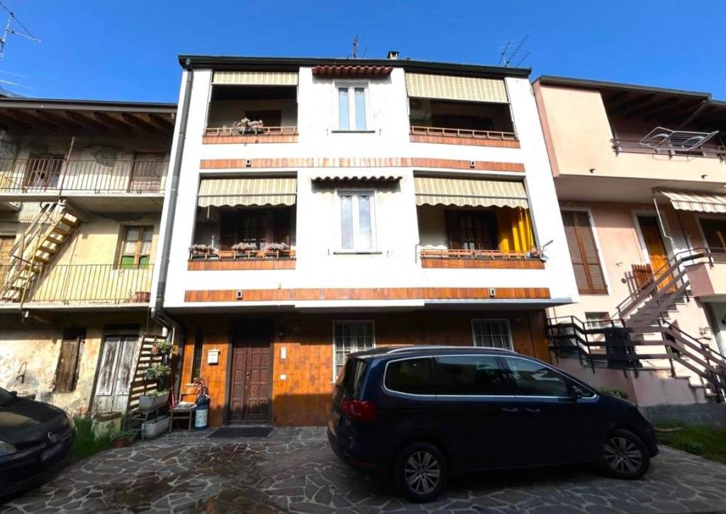 casa indipendente in vendita a Trecate