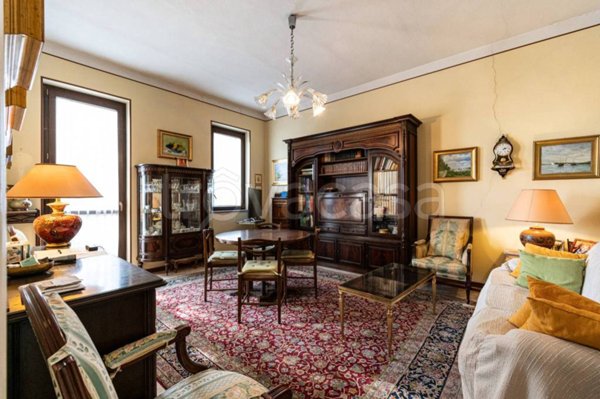 casa indipendente in vendita a Trecate
