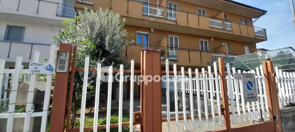 casa indipendente in vendita a Trecate