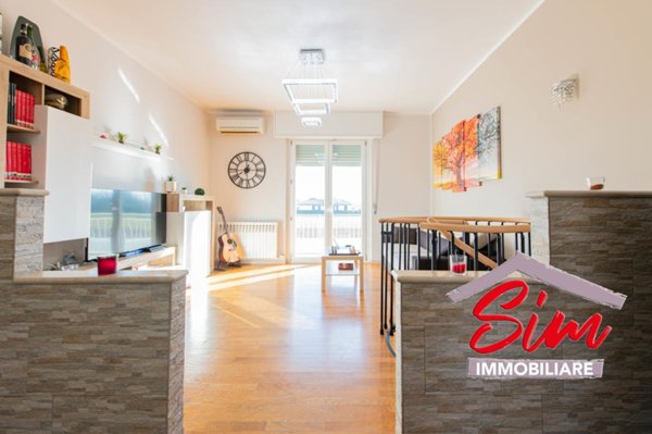 casa indipendente in vendita a Vaprio d'Agogna