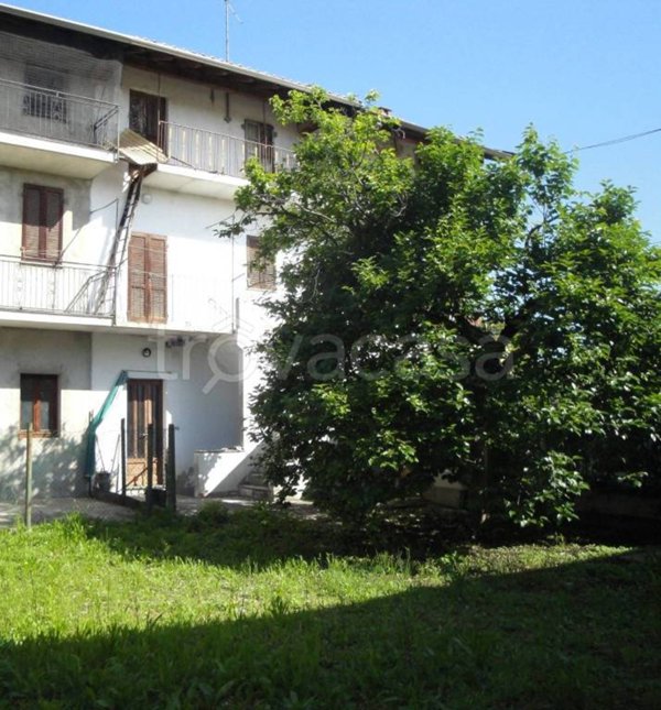 casa indipendente in vendita a Vaprio d'Agogna