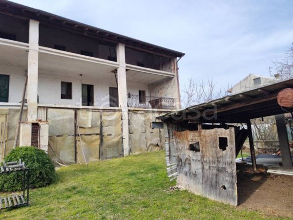 casa indipendente in vendita a Vaprio d'Agogna