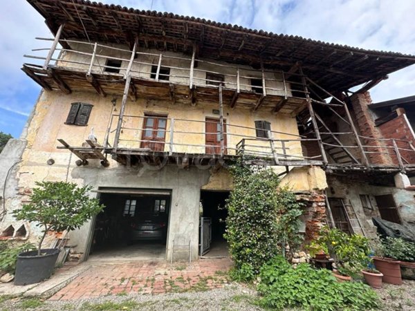 casa indipendente in vendita a Vaprio d'Agogna