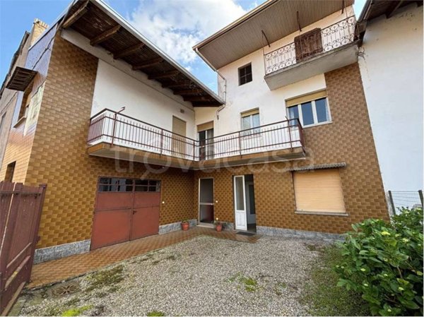 casa indipendente in vendita a Vaprio d'Agogna
