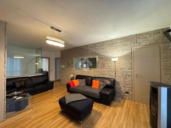 casa indipendente in vendita a Vaprio d'Agogna