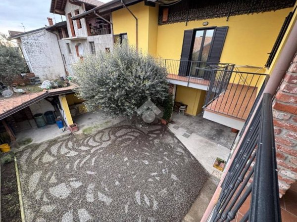 casa indipendente in vendita a Vaprio d'Agogna
