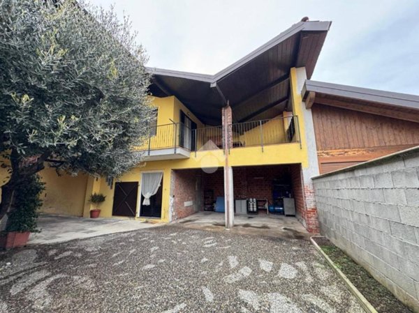 casa indipendente in vendita a Vaprio d'Agogna
