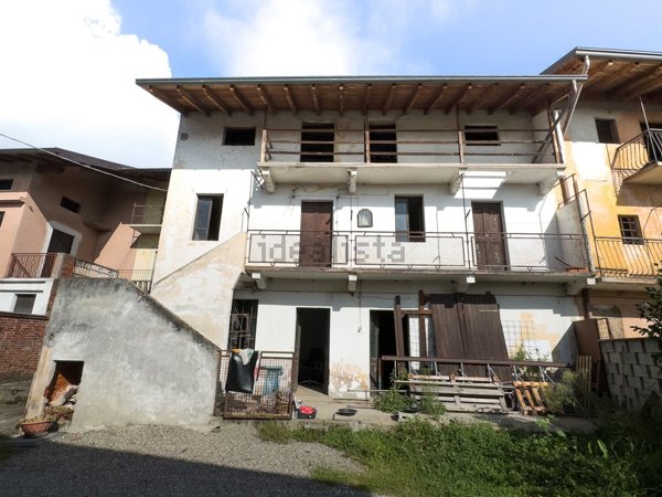 casa indipendente in vendita a Vaprio d'Agogna