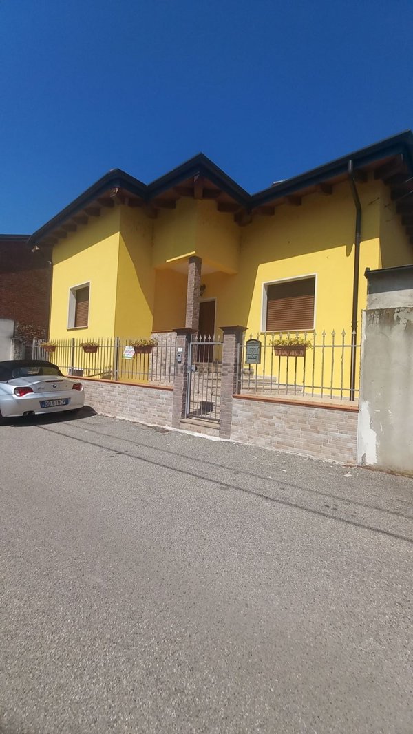 casa indipendente in vendita a Vaprio d'Agogna