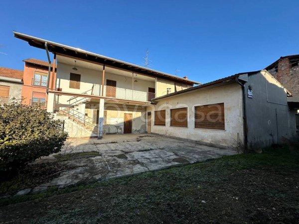 casa indipendente in vendita a Vaprio d'Agogna