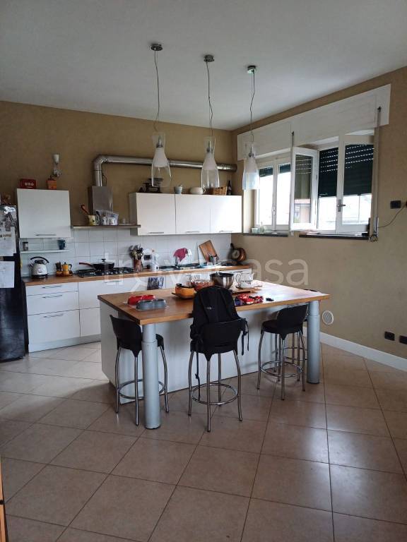 casa indipendente in vendita a Varallo Pombia