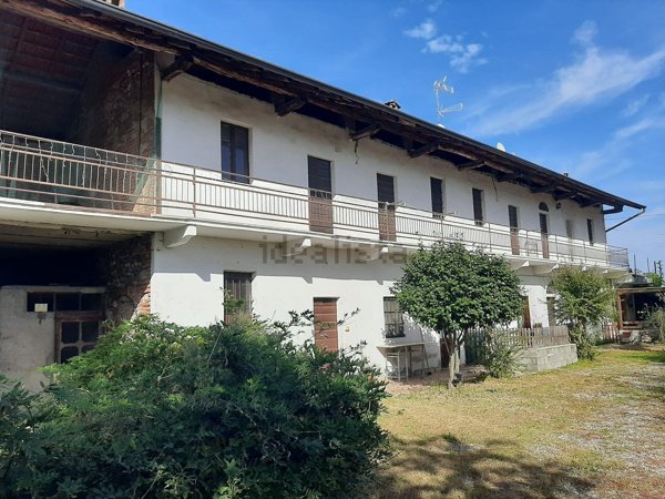 casale in vendita a Varallo Pombia