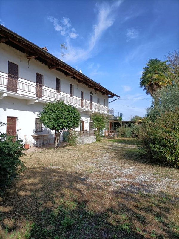 casale in vendita a Varallo Pombia