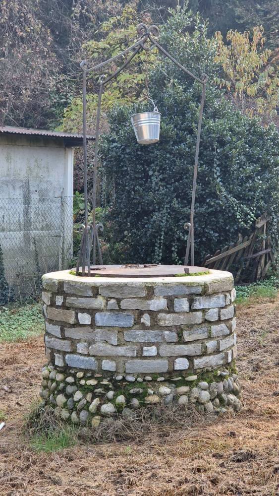 casa indipendente in vendita a Varallo Pombia