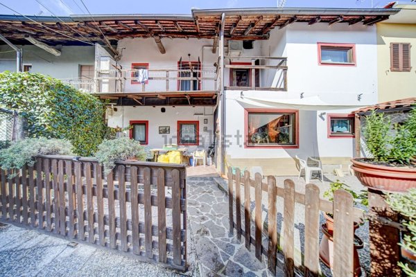 appartamento in vendita a Varallo Pombia