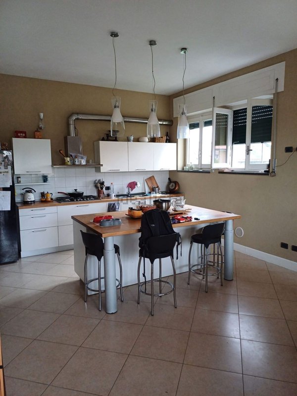 casa indipendente in vendita a Varallo Pombia