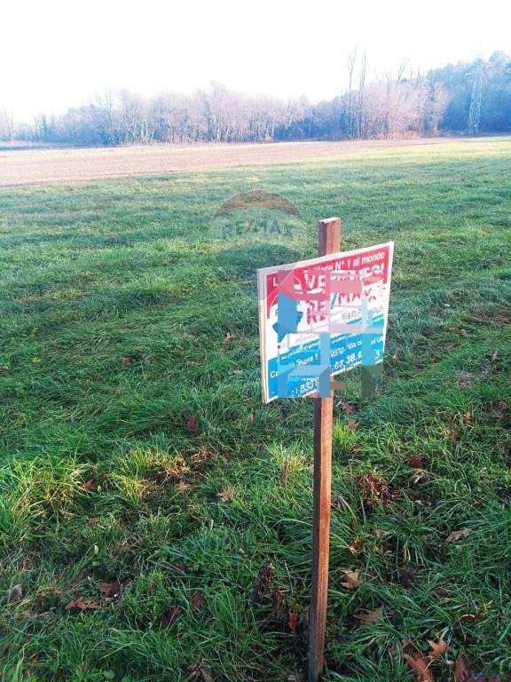 terreno agricolo in vendita a Varallo Pombia