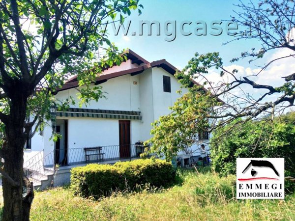 casa indipendente in vendita a Varallo Pombia