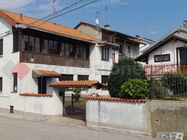 casa indipendente in vendita a Varallo Pombia