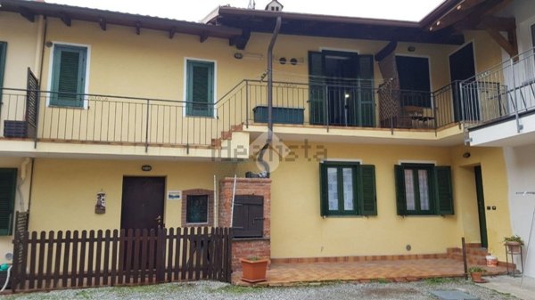 appartamento in vendita a Varallo Pombia
