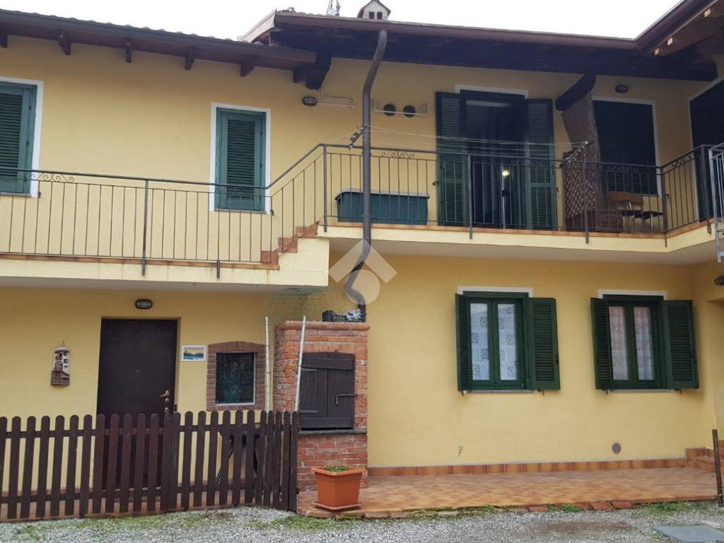 appartamento in vendita a Varallo Pombia