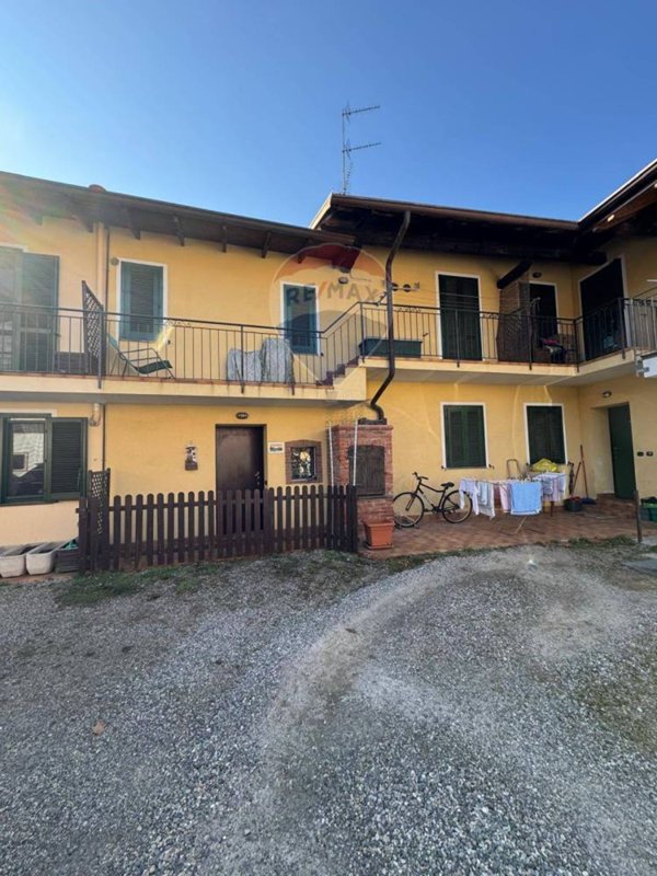appartamento in vendita a Varallo Pombia