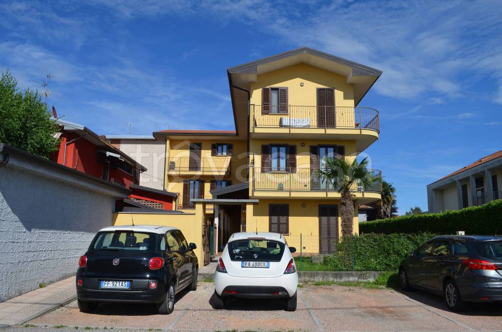 appartamento in vendita a Varallo Pombia