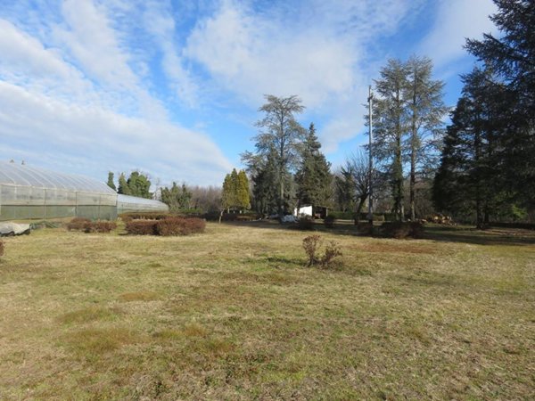 casa indipendente in vendita a Varallo Pombia