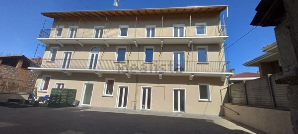 appartamento in vendita a Varallo Pombia