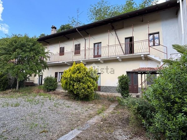 pentavano in vendita a Varallo Pombia