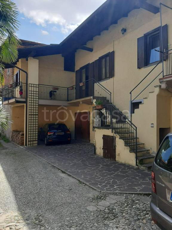 appartamento in vendita a Varallo Pombia
