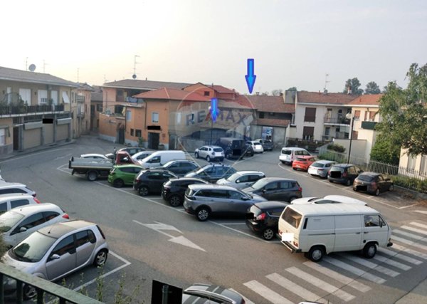 casa indipendente in vendita a Varallo Pombia