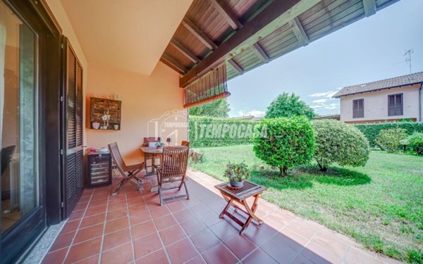 casa indipendente in vendita a Varallo Pombia