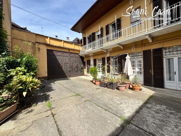 casa indipendente in vendita a Varallo Pombia
