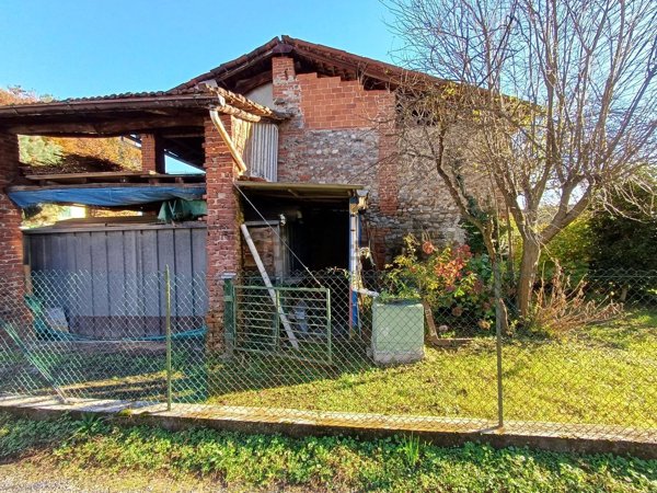 quadrivano in vendita a Varallo Pombia