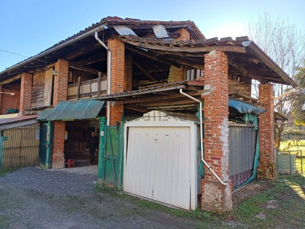 quadrivano in vendita a Varallo Pombia