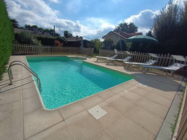 casa indipendente in vendita a Varallo Pombia
