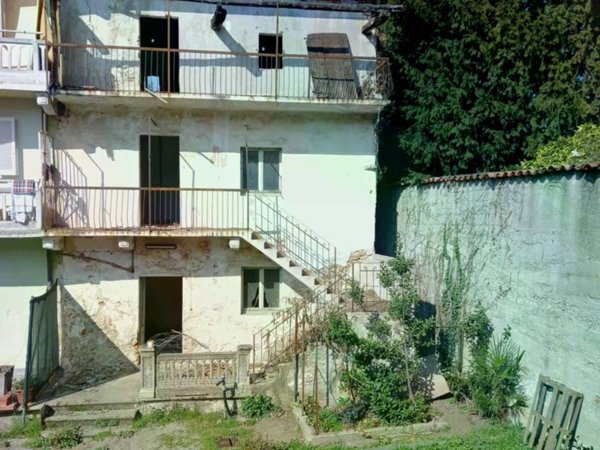 casa indipendente in vendita a Varallo Pombia