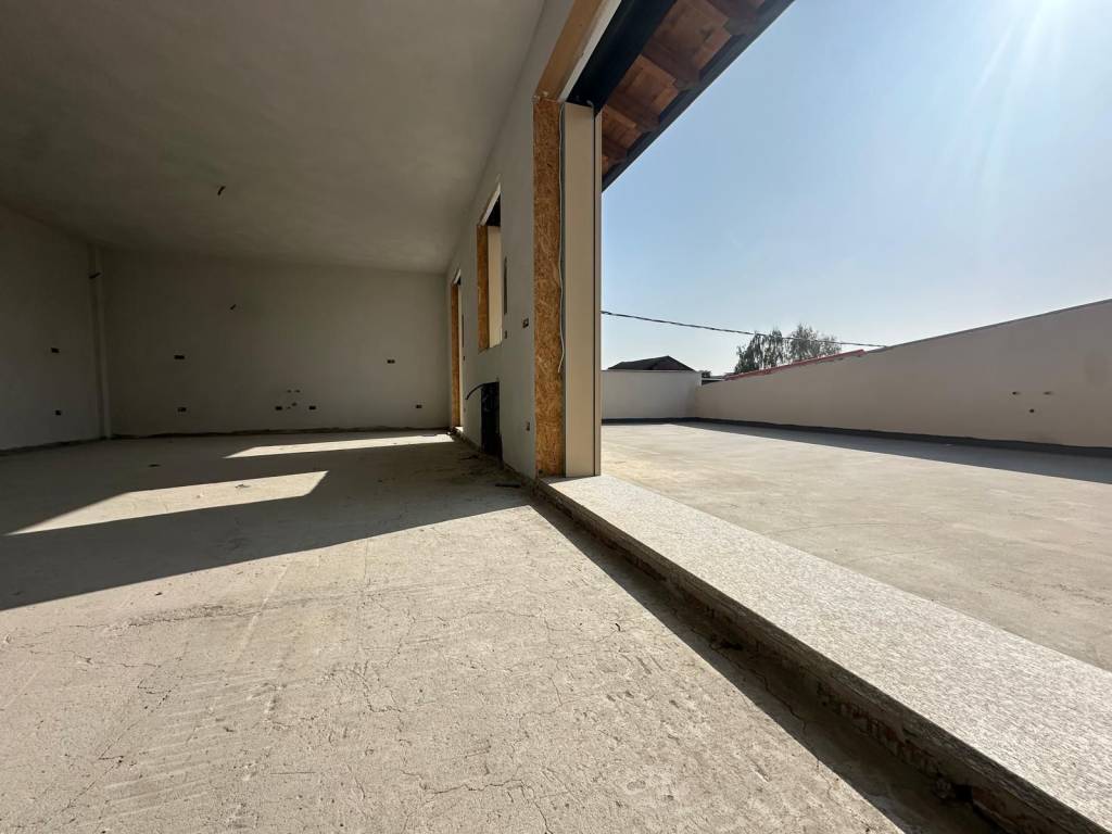 casa indipendente in vendita a Varallo Pombia