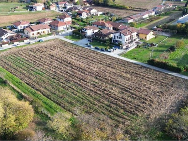 terreno agricolo in vendita a Varallo Pombia